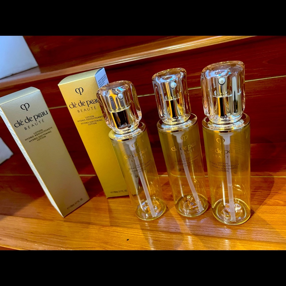 ! Sold ! Cle de peau empty bottles